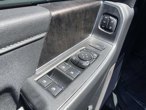 Used 2023 Ford F250 Lariat w/ Lariat Ultimate Package AWD/4WD image 14