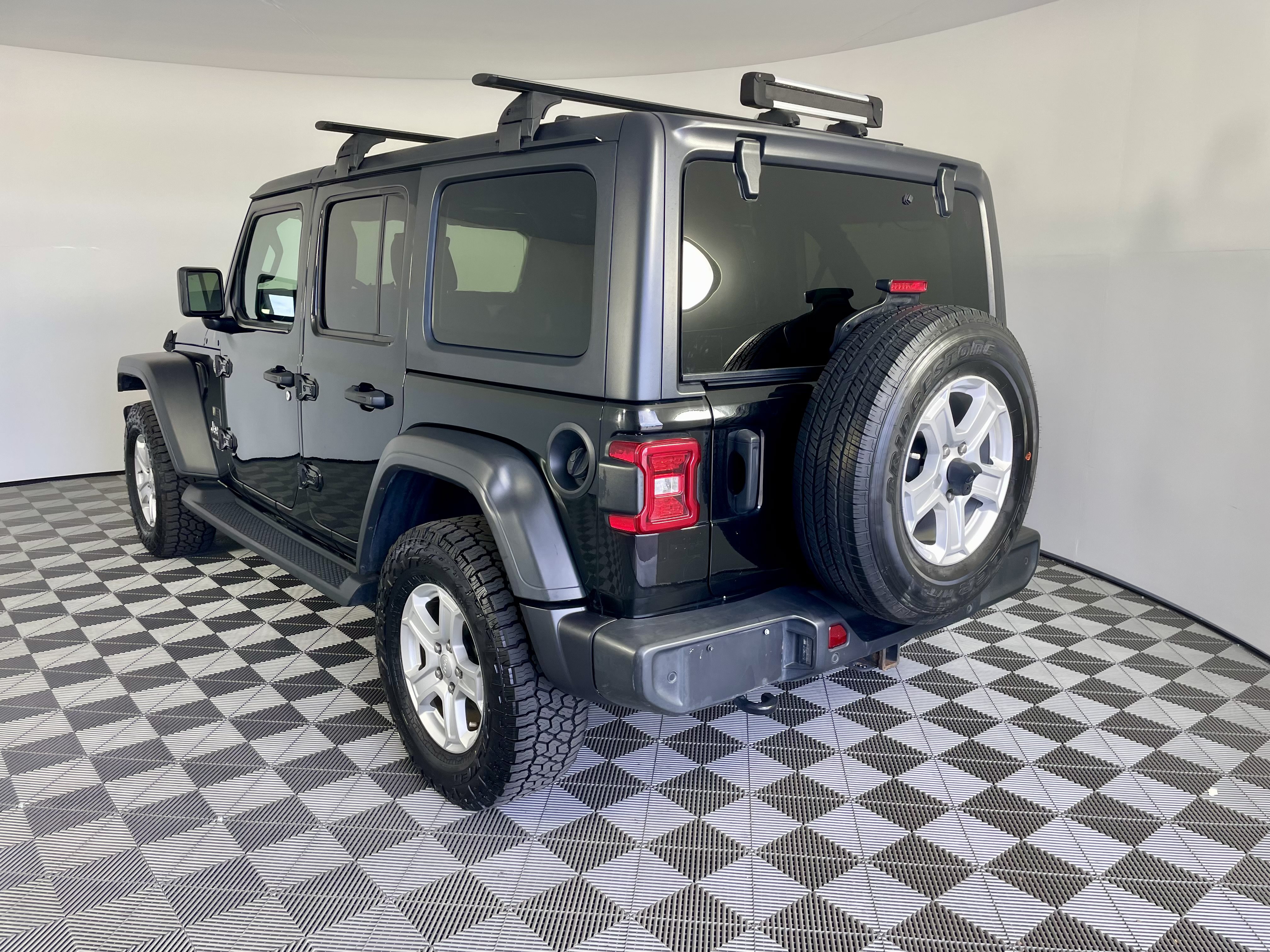 Used 2021 Jeep Wrangler Unlimited Sport AWD/4WD image 3
