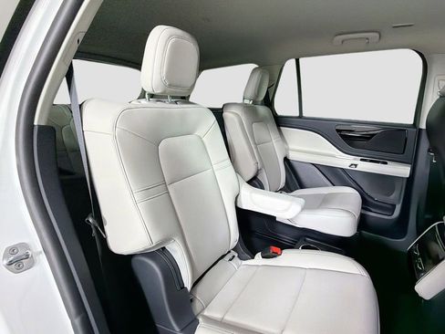 Used 2026 Lincoln Aviator 2WD image 27