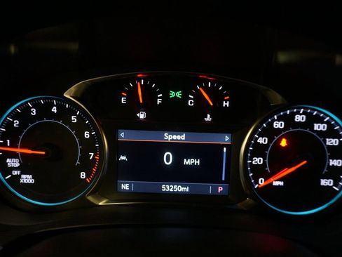 Certified 2023 Chevrolet Traverse LT w/ Rear Camera Mirror Package image 23