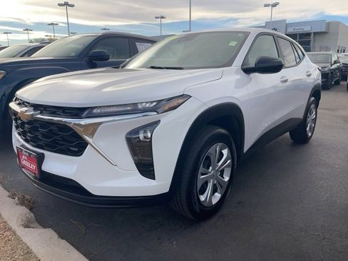 Used 2024 Chevrolet Trax LS w/ Driver Confidence Package image 4