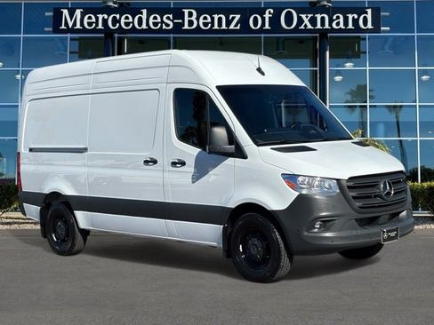 Used 2025 Mercedes-Benz Sprinter 2500 image 1