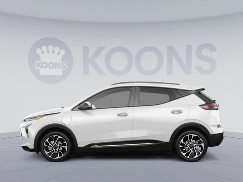 Used 2023 Chevrolet Bolt EUV Premier image 2