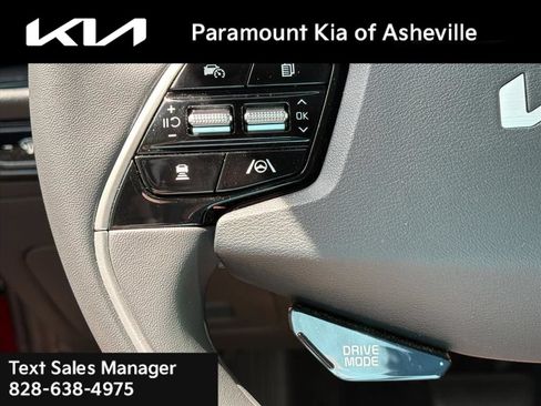 Certified 2025 Kia Niro EX FWD image 26