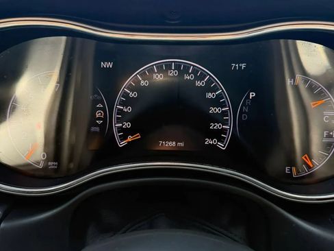 Used 2018 Jeep Grand Cherokee Limited AWD/4WD image 14