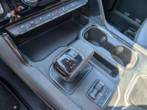 Certified 2025 GMC Sierra 1500 AT4 w/ AT4 Premium Package AWD/4WD image 20