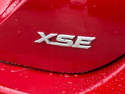 Used 2019 Toyota Camry XSE FWD image 5