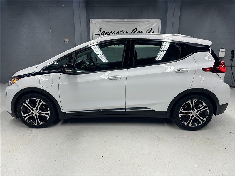 Used 2020 Chevrolet Bolt Premier w/ Infotainment Package FWD image 5