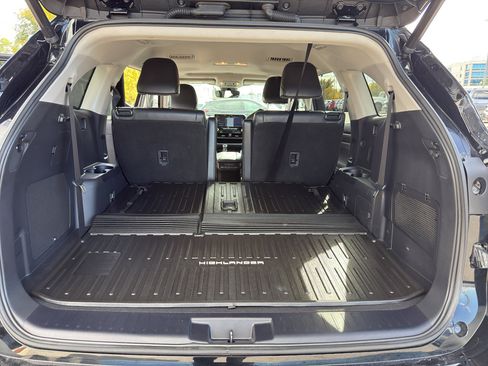 Used 2022 Toyota Highlander Limited image 27