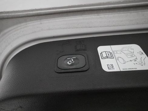 Used 2019 Ford Escape Titanium image 15