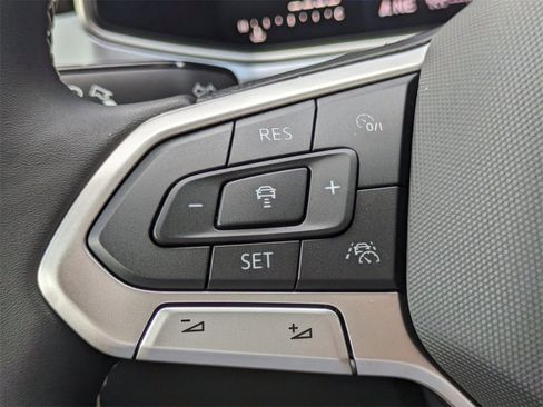 New 2026 Volkswagen Taos SE image 24