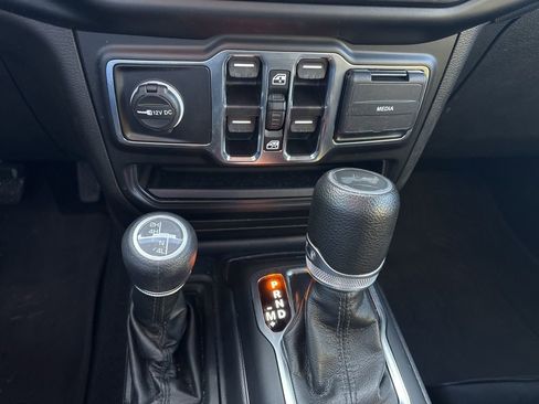 Certified 2022 Jeep Wrangler Unlimited Willys image 16