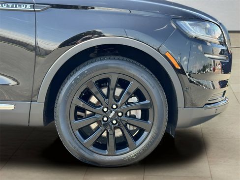 Used 2022 Lincoln Nautilus Reserve w/ Equipment Group 201A image 46