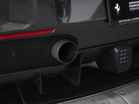 Used 2019 Ferrari 488 Spider RWD image 17
