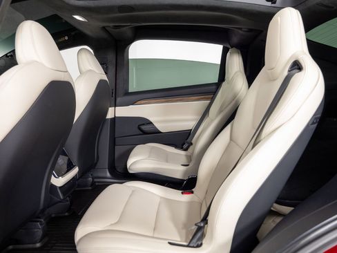Used 2023 Tesla Model X AWD/4WD image 19