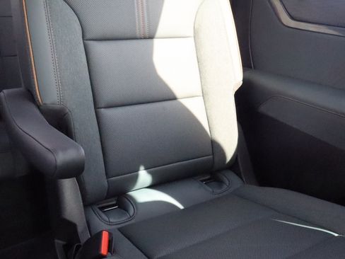 Used 2026 GMC Acadia AT4 w/ LPO, Floor Liner Package AWD/4WD image 9