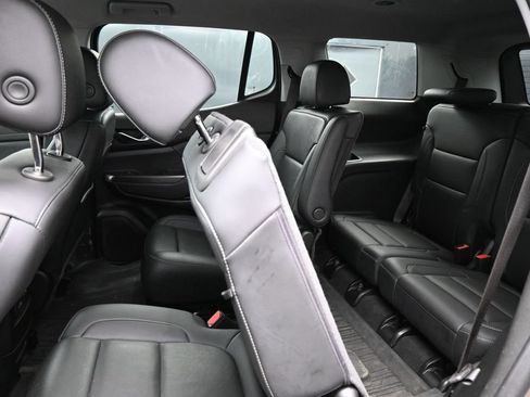 Used 2023 GMC Acadia SLT w/ Preferred Package FWD image 25