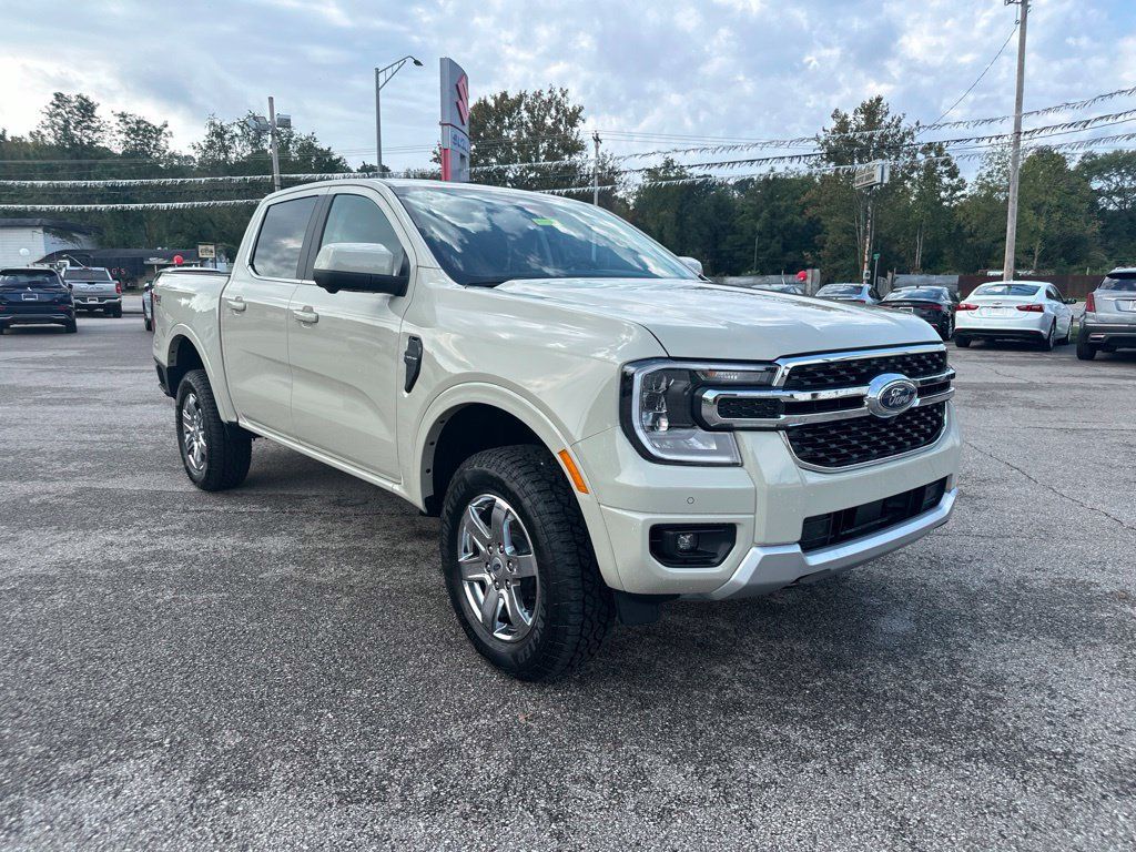 Used 2026 Ford Ranger Lariat w/ FX4 Off-Road Package AWD/4WD image 3