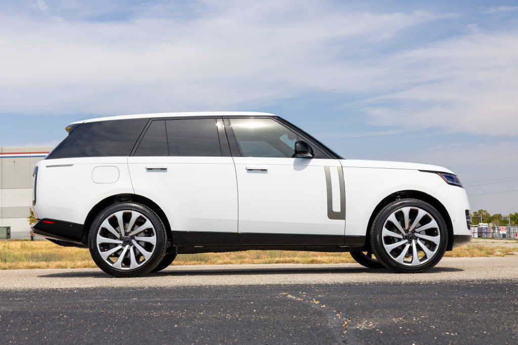 Used 2026 Land Rover Range Rover SE AWD/4WD image 8