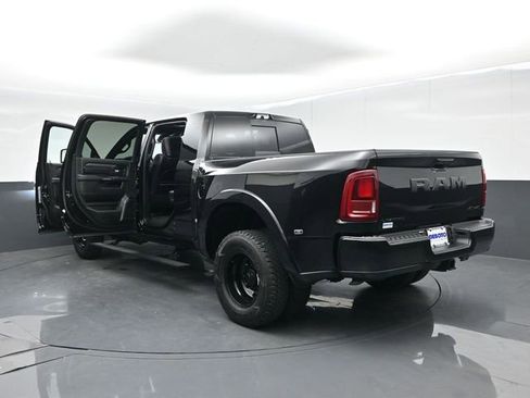 Used 2025 RAM 3500 Limited AWD/4WD image 70