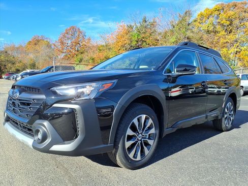 New 2025 Subaru Outback Limited image 2