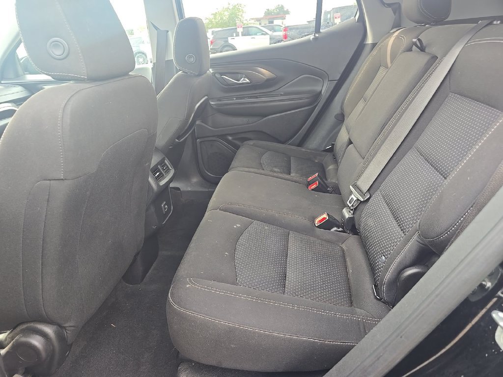 Used 2022 GMC Terrain SLE FWD image 4