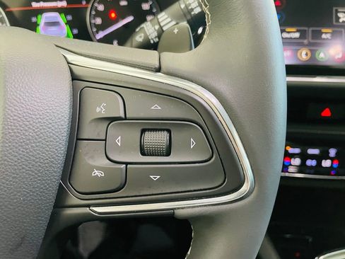 Used 2022 Buick Envision Avenir w/ Technology Package II image 24