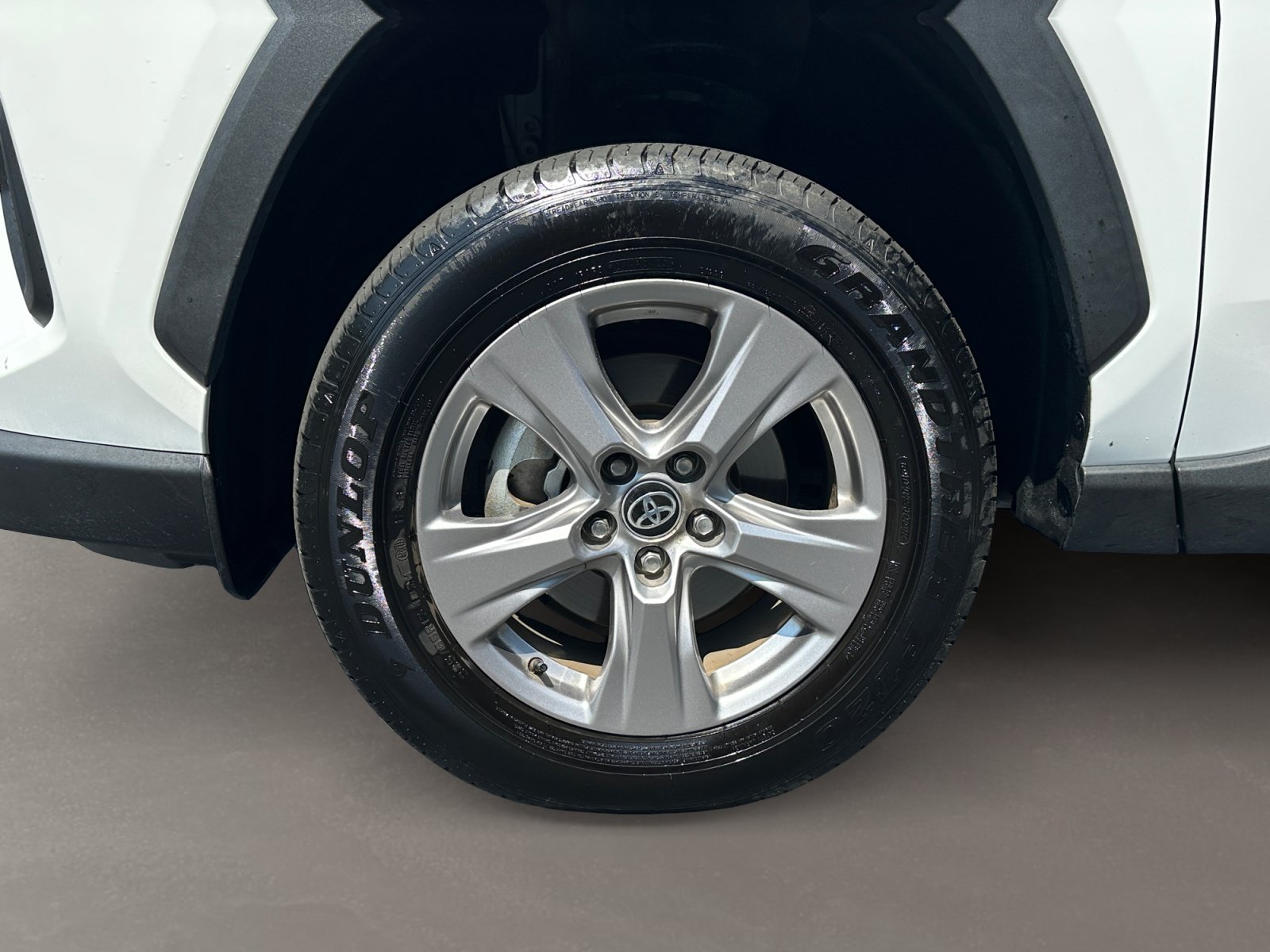 Used 2025 Toyota RAV4 XLE AWD/4WD image 10