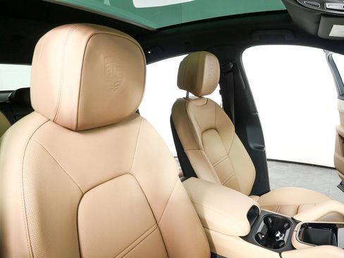 New 2026 Porsche Cayenne S image 25