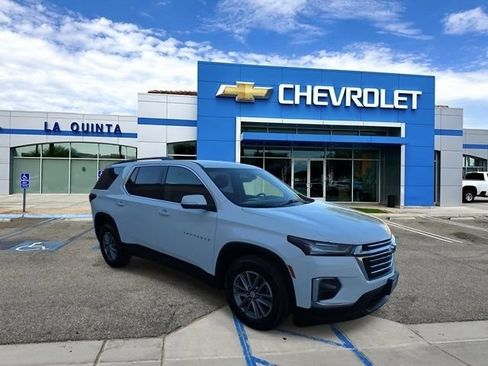 Used 2022 Chevrolet Traverse LT FWD image 2
