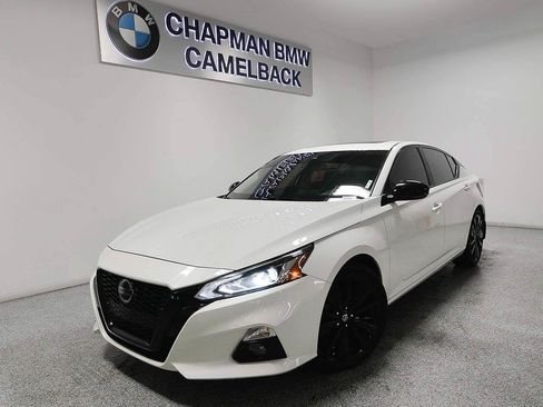 Used 2022 Nissan Altima 2.5 SR w/ Midnight Edition Package FWD image 1