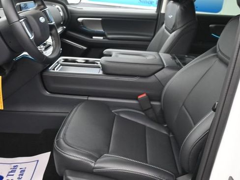 New 2027 Ford Expedition Max Platinum RWD image 15
