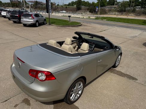 Used 2009 Volkswagen Eos Lux FWD image 22