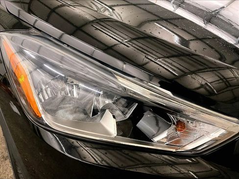 Used 2019 Nissan Kicks SV FWD image 27