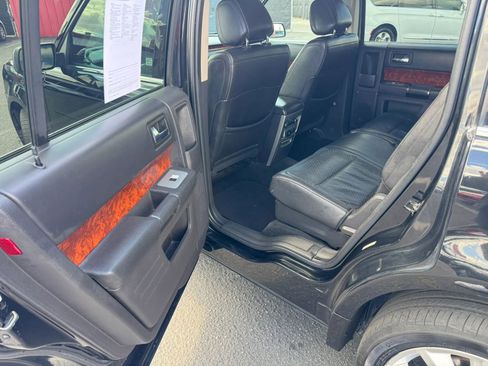 Used 2011 Ford Flex Limited FWD image 22