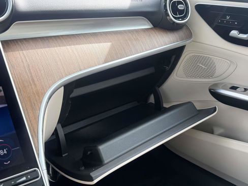 Used 2023 Mercedes-Benz C 300 4MATIC Sedan image 10