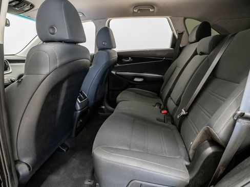 Used 2019 Kia Sorento L FWD image 24