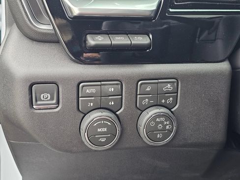 New 2026 Chevrolet Silverado 1500 High Country AWD/4WD image 25