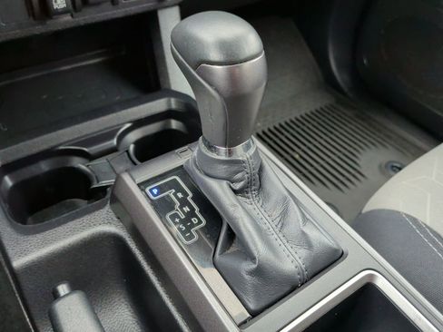 Used 2023 Toyota Tacoma TRD Sport AWD/4WD image 23