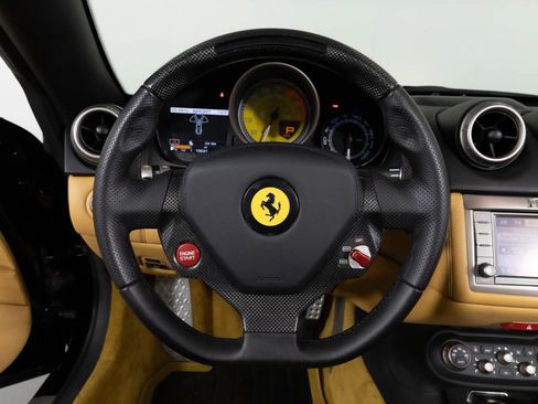 Used 2011 Ferrari California image 35