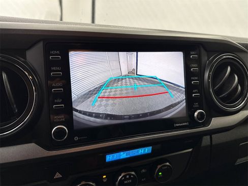 Used 2021 Toyota Tacoma TRD Off-Road image 29