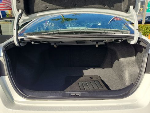 Used 2025 Nissan Altima 2.5 SV image 10