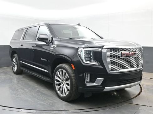 Used 2021 GMC Yukon XL Denali AWD/4WD image 2