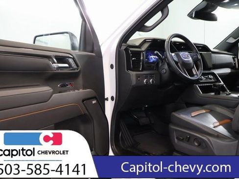 Used 2025 GMC Sierra 1500 AT4 image 11