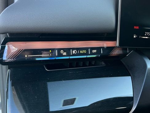 New 2026 BMW 530i xDrive w/ M Sport Package image 23