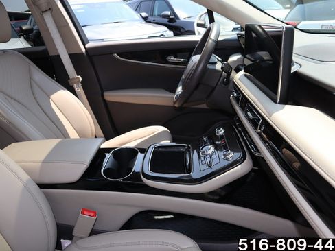Used 2023 Lincoln Nautilus Reserve AWD/4WD image 20