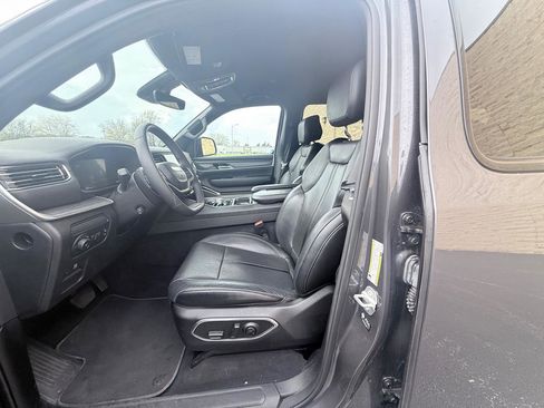 Used 2024 Jeep Wagoneer Series II w/ Flexible Seating Group image 10