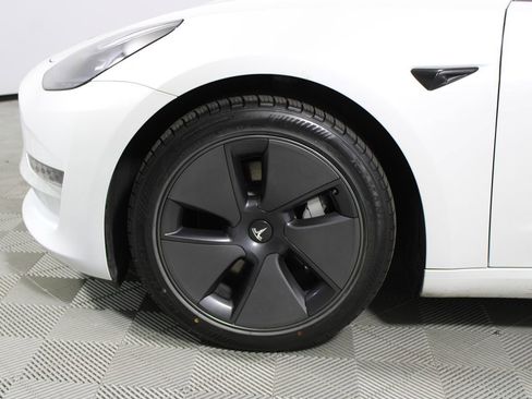 Used 2023 Tesla Model 3 Standard Range image 4