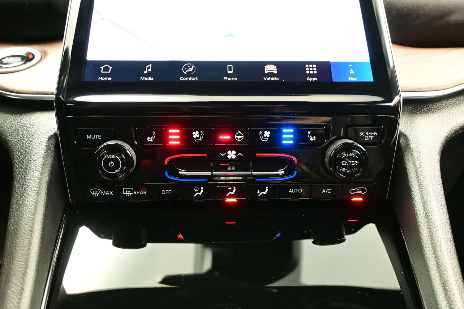 Used 2025 Jeep Grand Cherokee L Summit w/ MOPAR Finishing Package AWD/4WD image 25