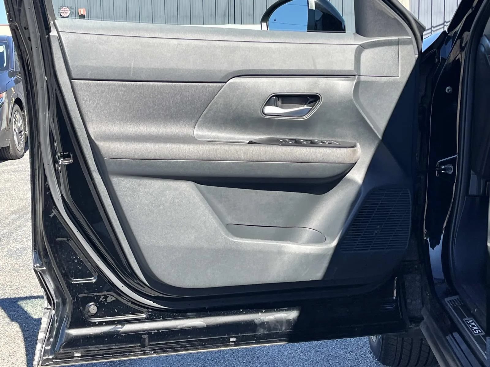 Used 2025 Nissan Kicks SV w/ Illumination Package FWD image 24